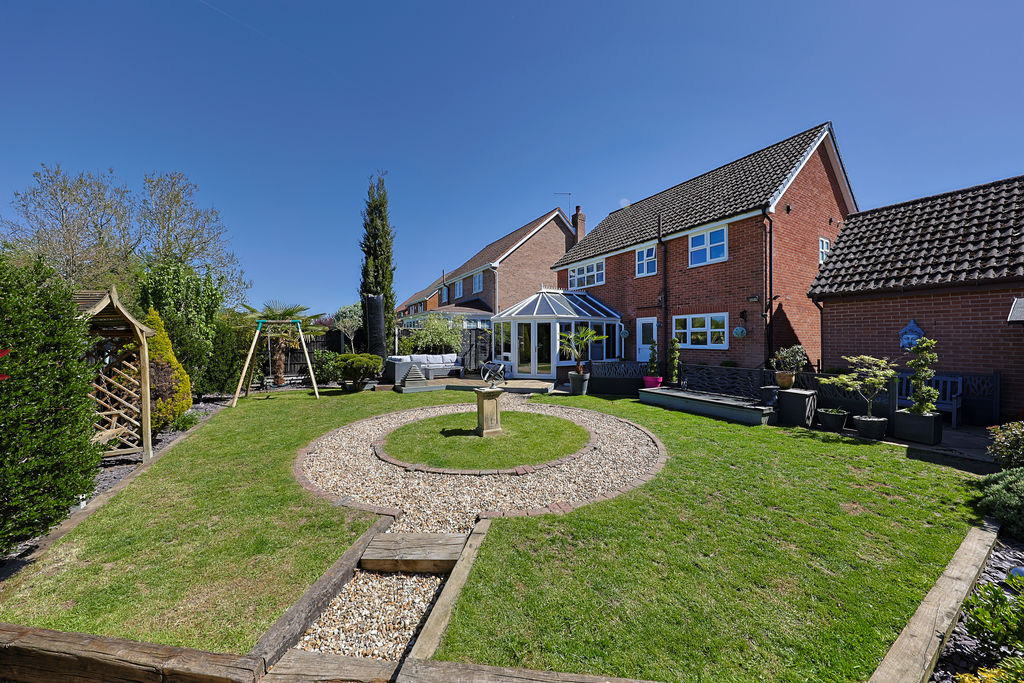 Sandstone Avenue Walton